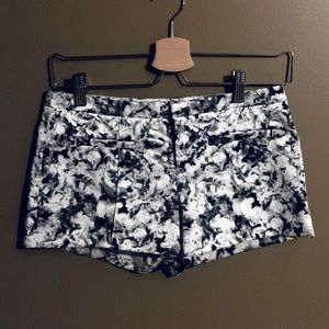 Guess, Size 0 Dress shorts